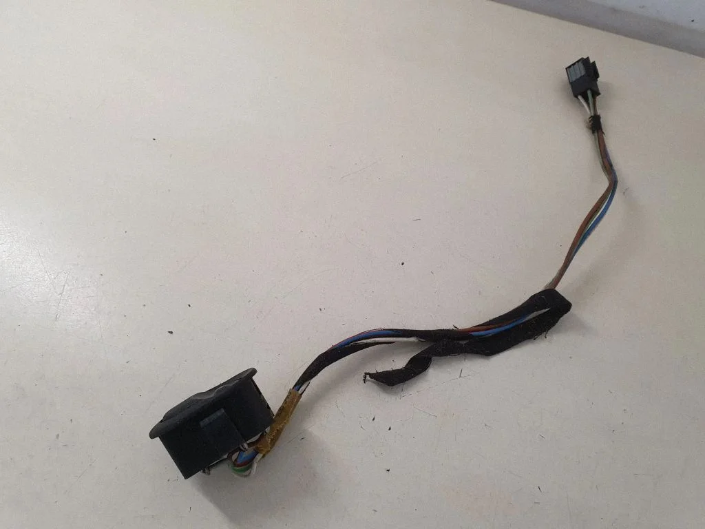 Elektrinių langų jungtukas