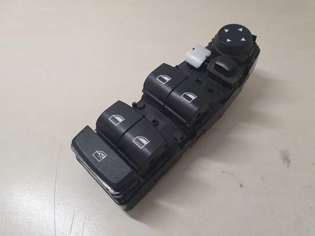 Przełącznik szyb elektrycznych – BMW X5 F15 (2013-2017)