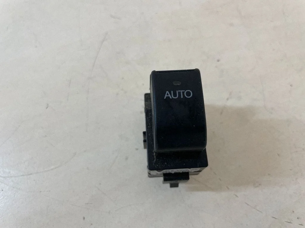 Elektrisko logu slēdzis 8481002041