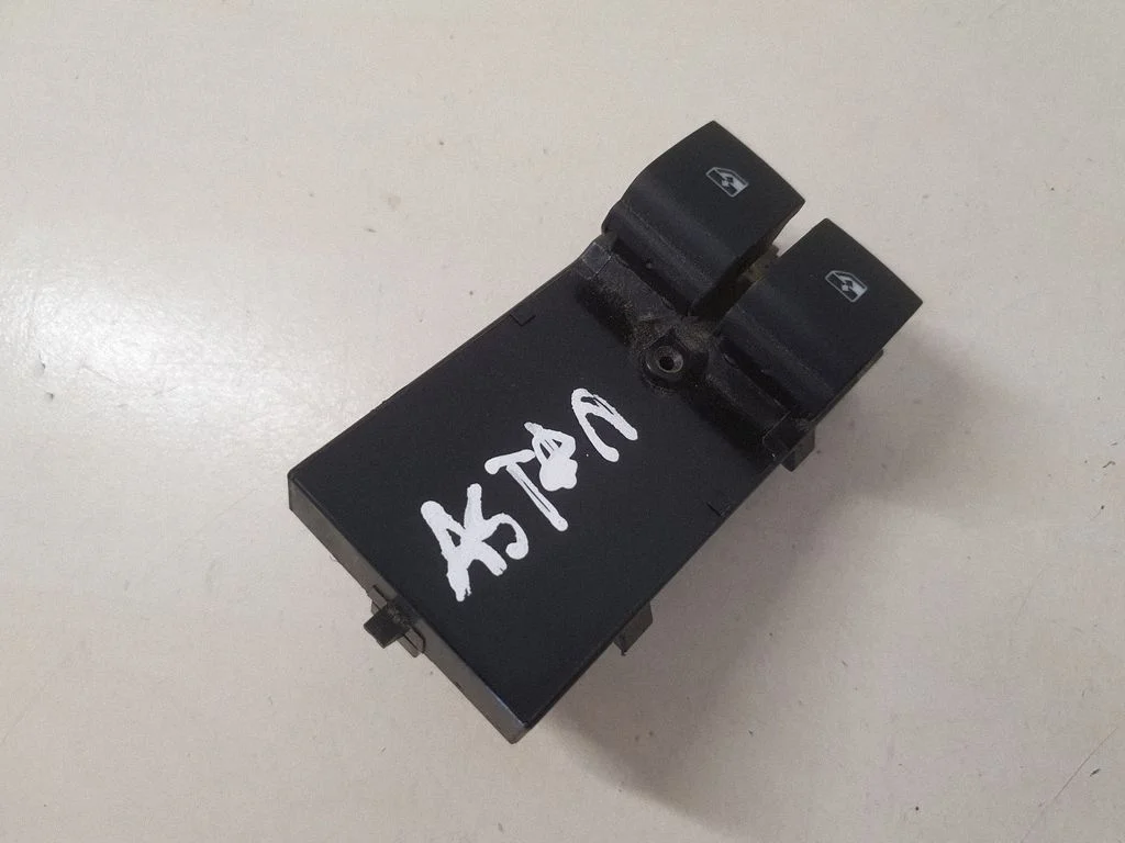 Elektriaknate lüliti 13305978