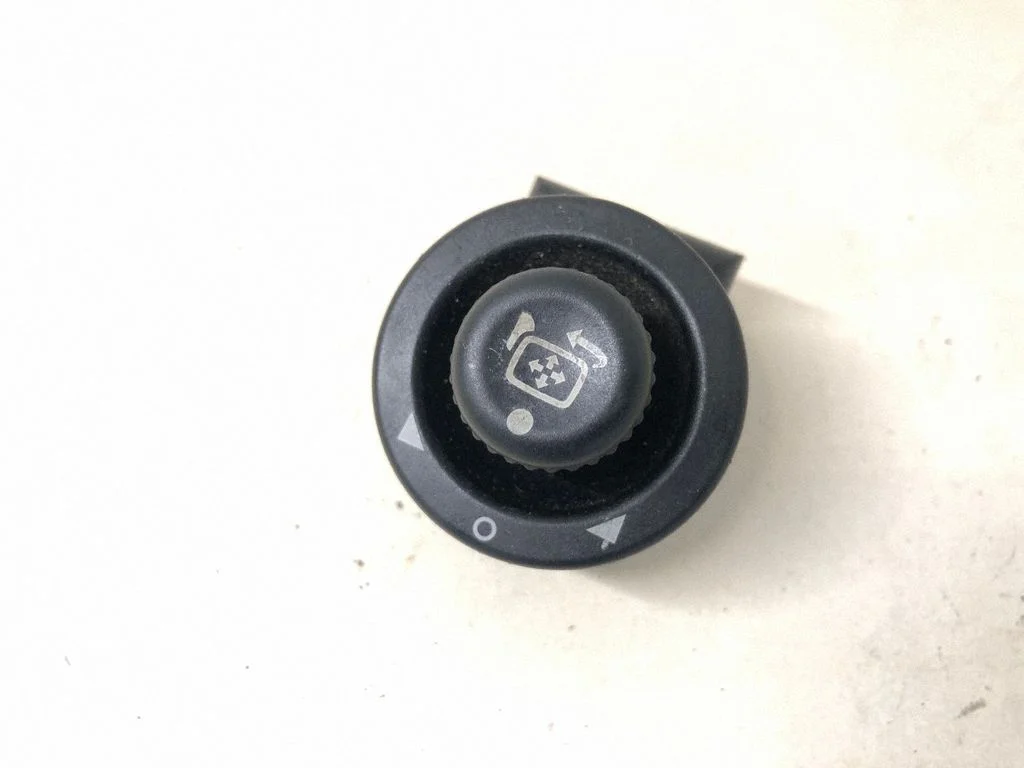 Spoguļu slēdzis YUF500030