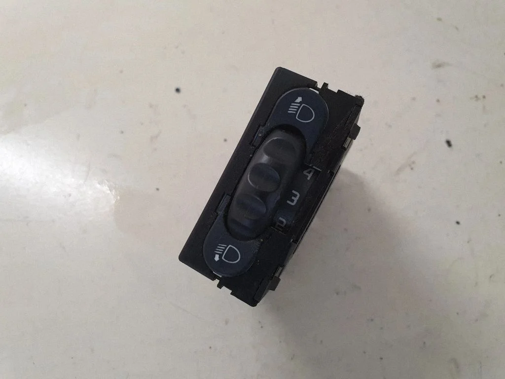 Headlight level height control switch 8200379685