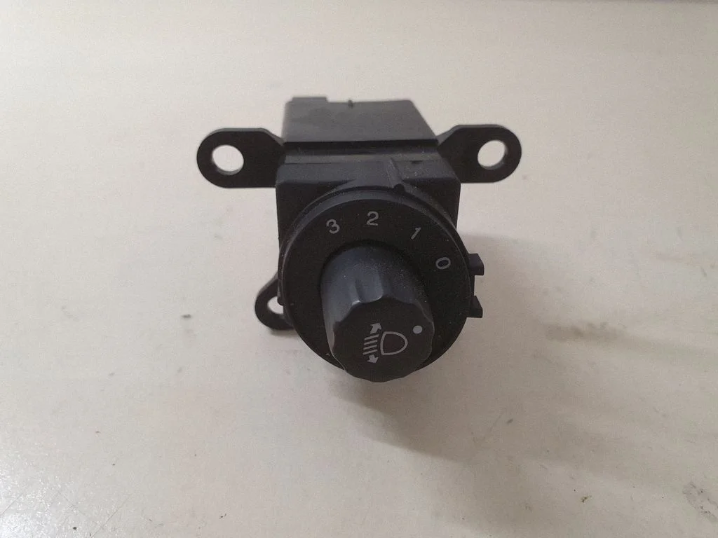Regulator poziomu reflektorów – Honda Civic (2006-2011)
