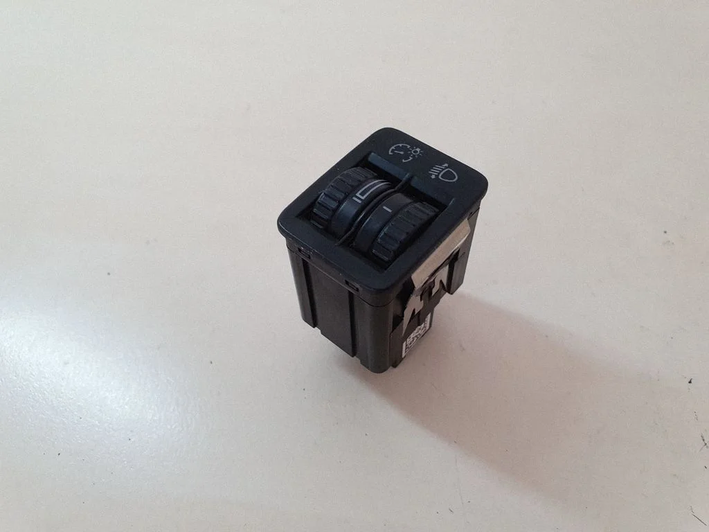 Lukturu augstuma regulēšanas slēdzis 3C0941333A