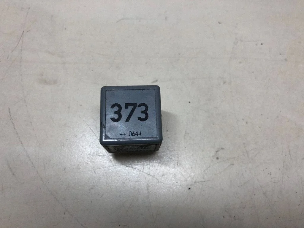 Other relay 8D0951253A