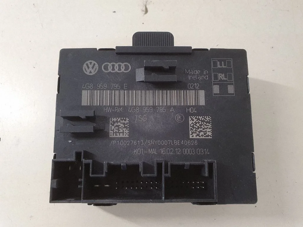 Ukseelektroonika juhtplokk 4G8959795E