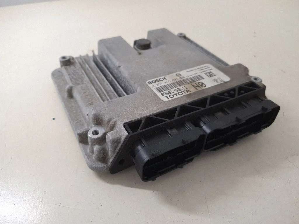 Variklio valdymo blokas