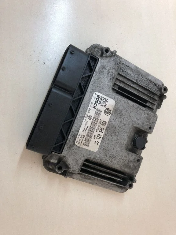 Dzinēja vadības bloks – Volkswagen Touran I (2003-2010)