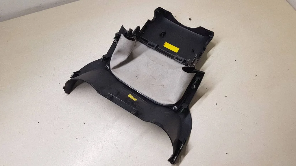 Steering wheel column trim – Land Rover Range Rover Evoque L538 (2011-2018)