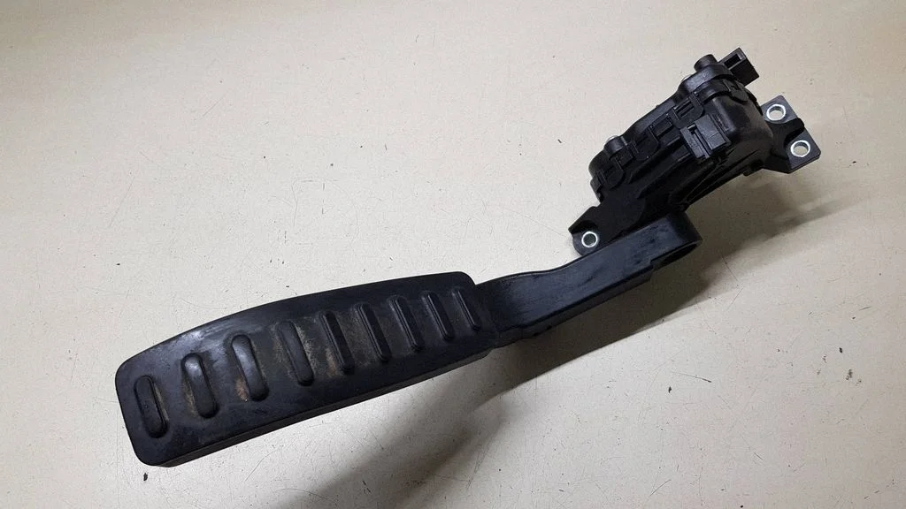 Accelerator throttle pedal – Porsche Cayenne (92A) (2010-2017)
