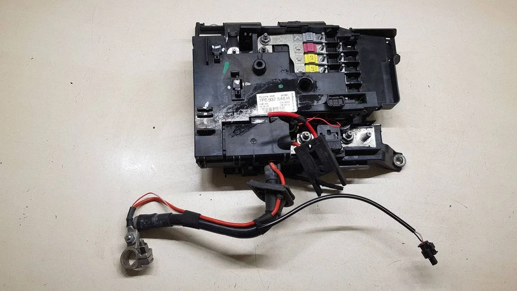 Fuse module – Porsche Cayenne (92A) (2010-2017)