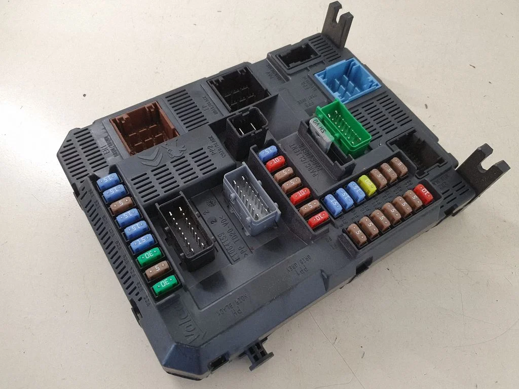 Drošinātāju bloks 9807532080