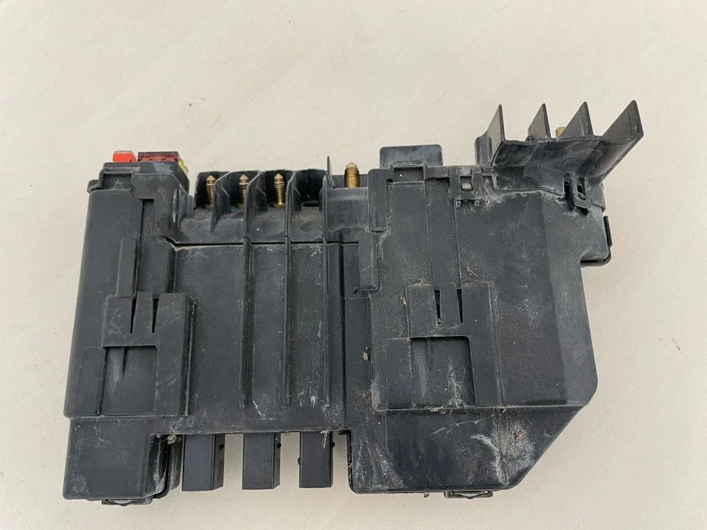 Drošinātāju bloks A2215400850