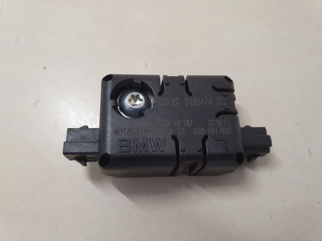 Wzmacniacz antenowy – Mini Cooper Countryman R60 (2011-2016)