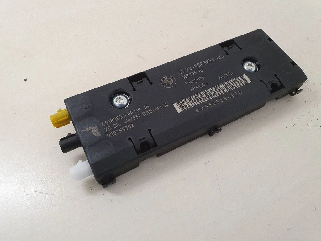 Wzmacniacz antenowy – Mini Cooper Countryman R60 (2011-2016)