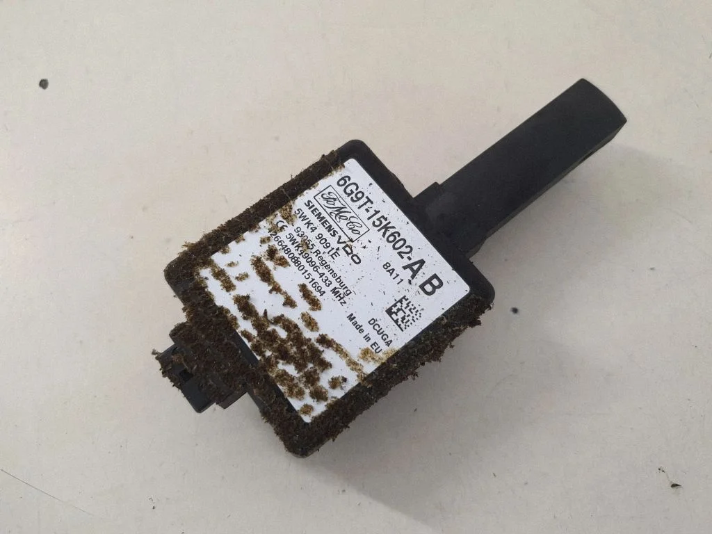 Aerial antenna amplifier 6G9T15K602AB