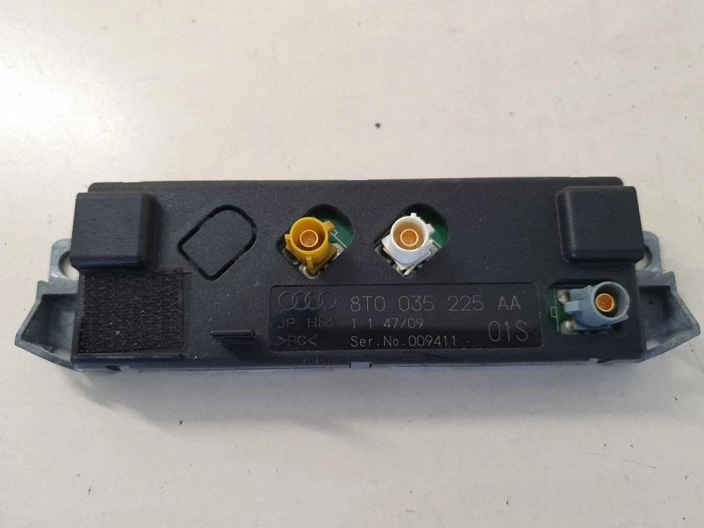 Aerial antenna amplifier 8T0035225AA
