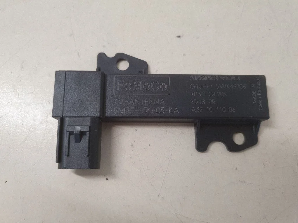 Aerial antenna amplifier 8M5T15K603KA