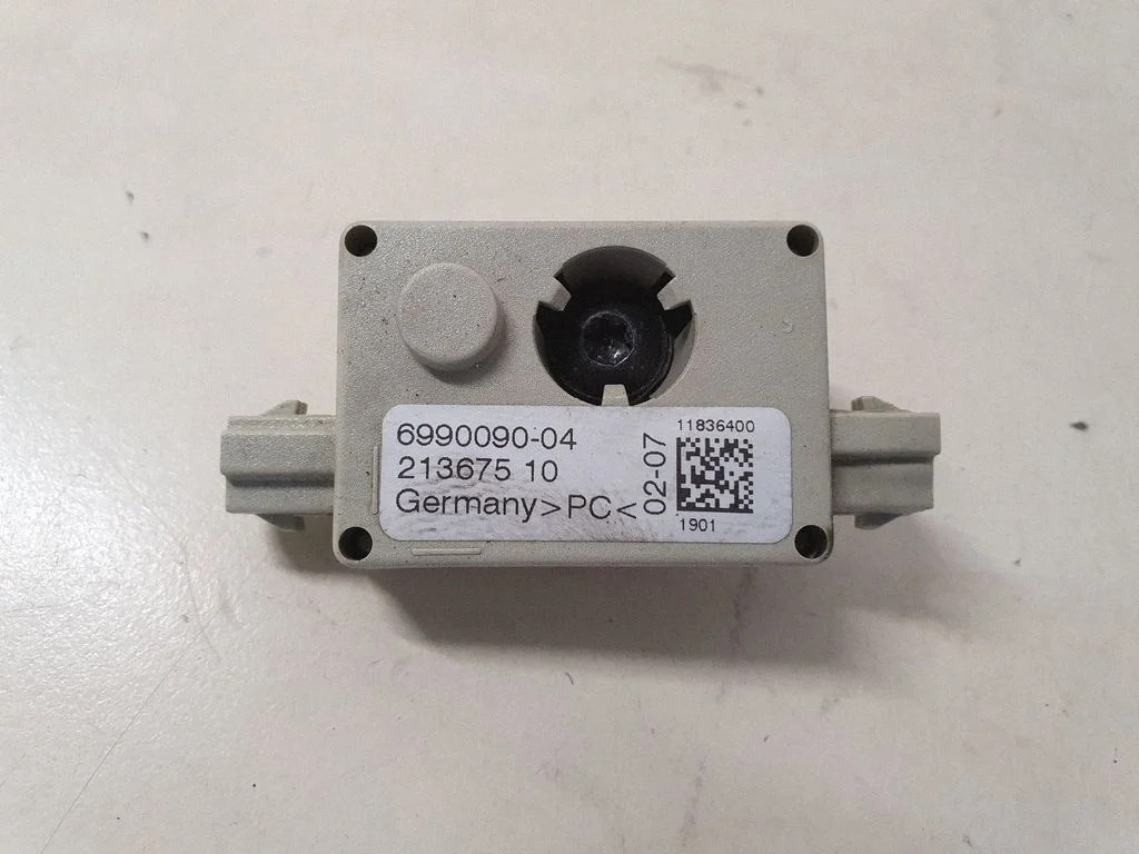 Wzmacniacz antenowy 6990090