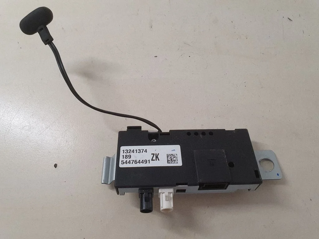 Antenas pastiprinātājs – Opel Insignia A (2008-2017)