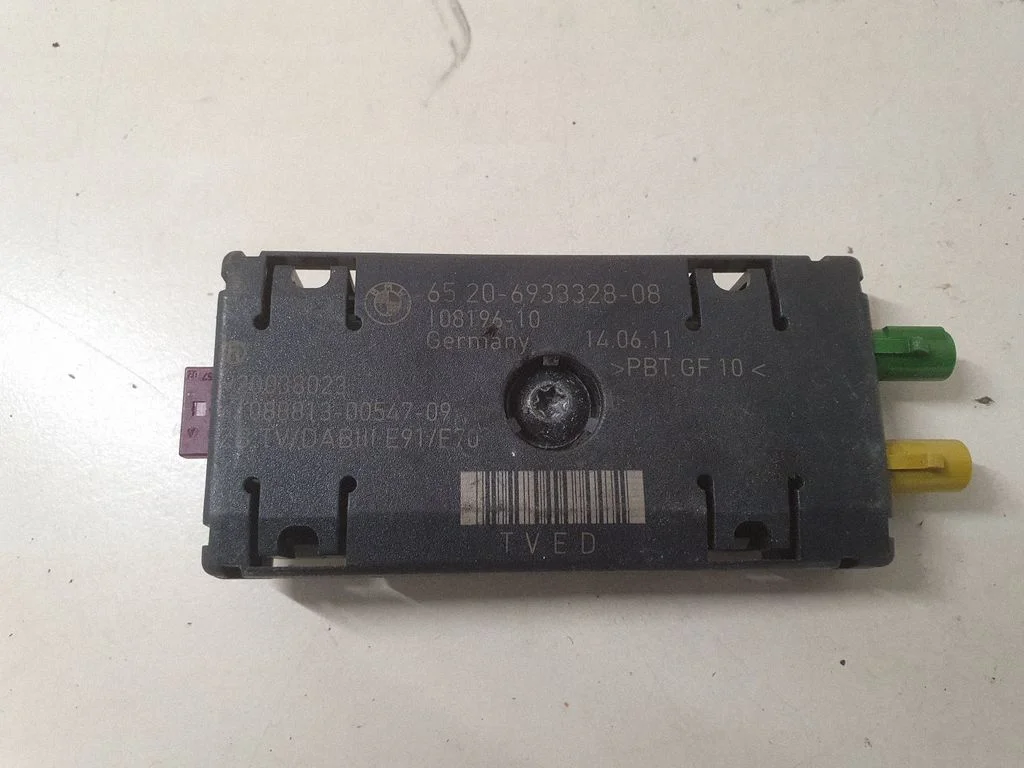 Aerial antenna amplifier 6933328