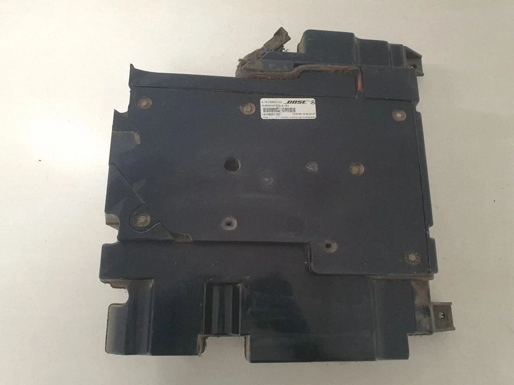 Subwoofer speaker A1638200902