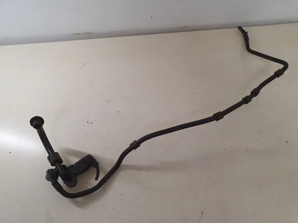 Vacuum line/pipe/hose 95B611931
