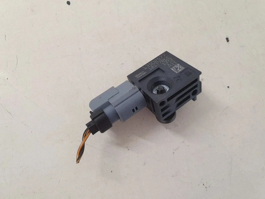 Drošības spilvenu trieciena sensors 13502577