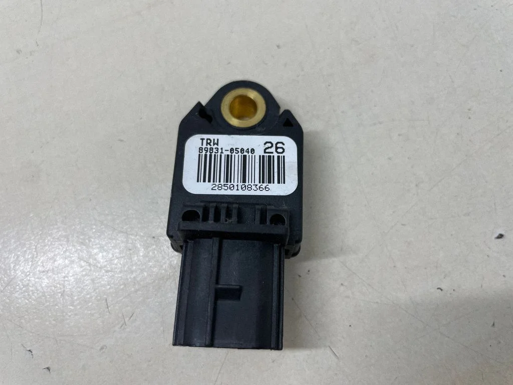 Turvapadja löögiandur 8983105040