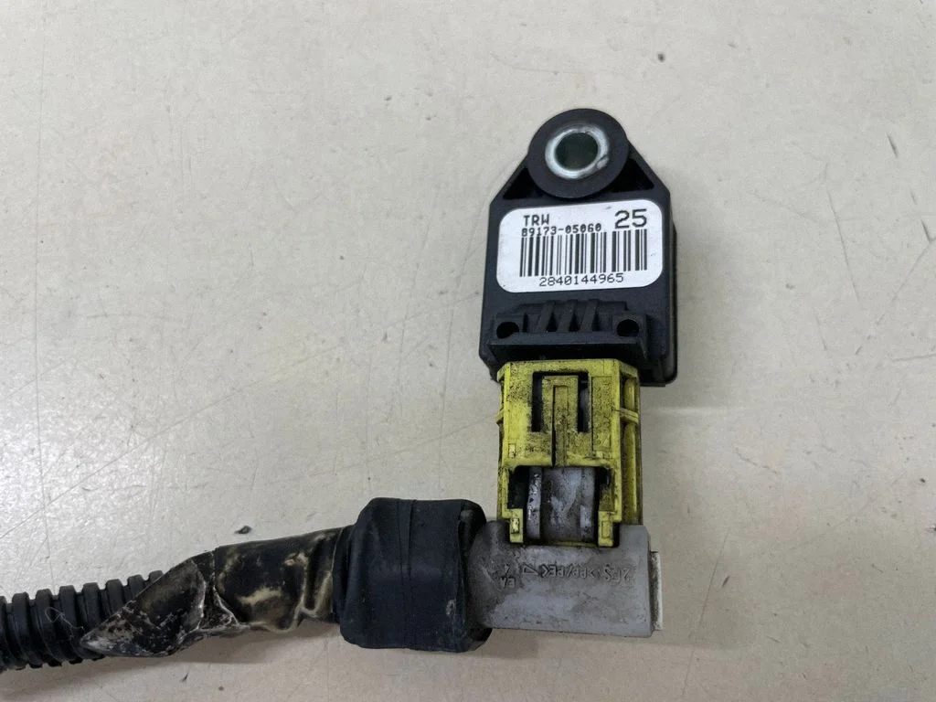 Drošības spilvenu trieciena sensors – Toyota Avensis T270 (2009-2012)