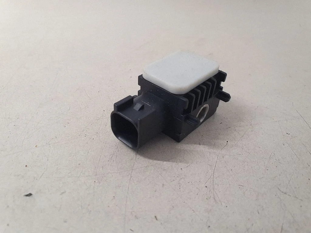 Drošības spilvenu trieciena sensors