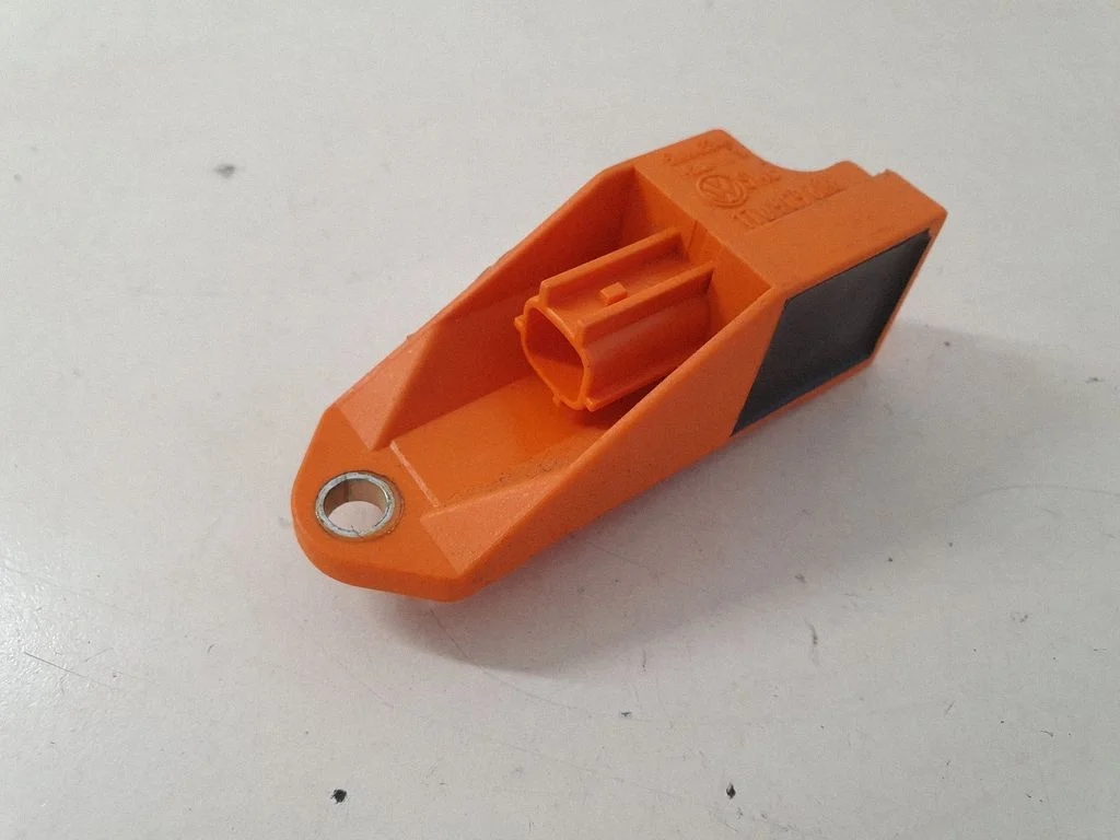 Drošības spilvenu trieciena sensors 1T0909606