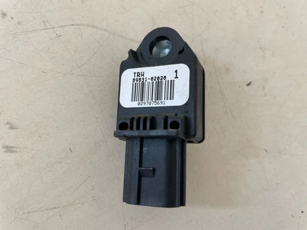 Turvapadja löögiandur 8983102020