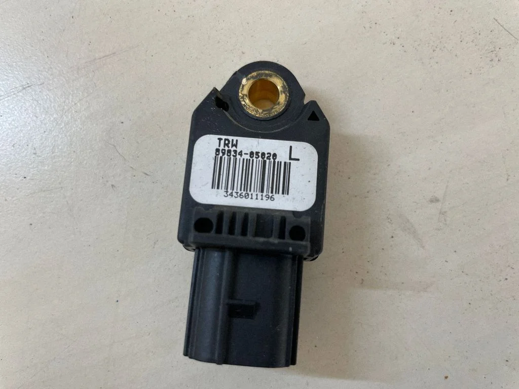 Turvapadja löögiandur 8983405020