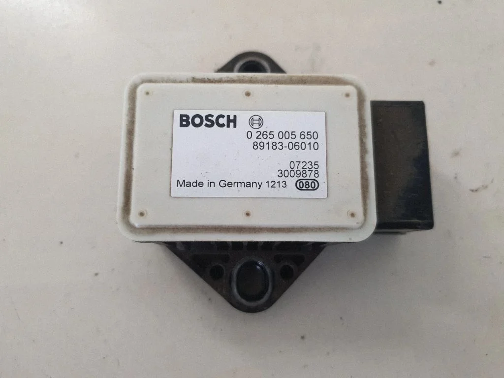 ESP acceleration yaw rate sensor – Toyota Auris 150 (2006-2012)