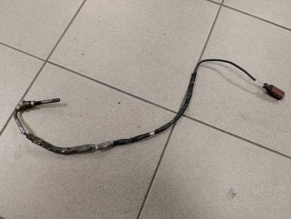 Exhaust gas temperature sensor 4F0906088