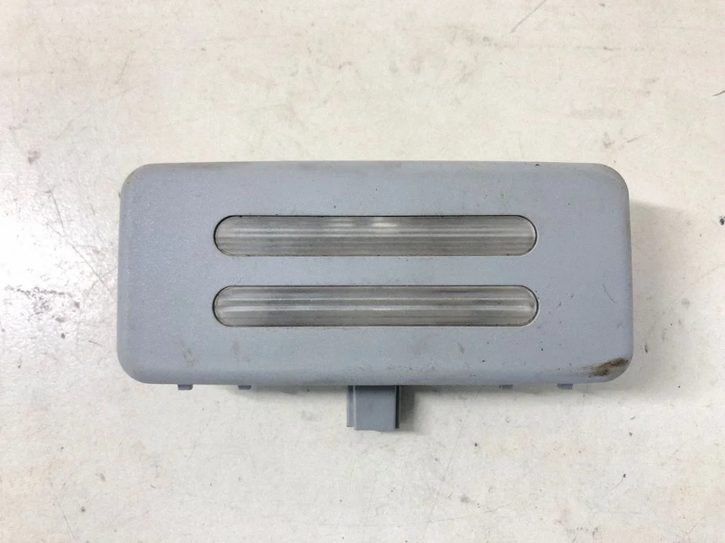 Cits salona lukturis – BMW 5. sērija E60 E61 (2004-2010)