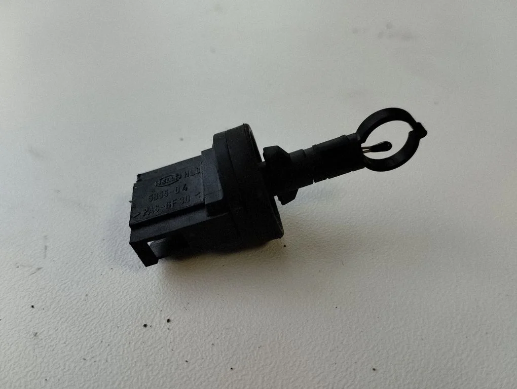 Interior temperature sensor 701907543