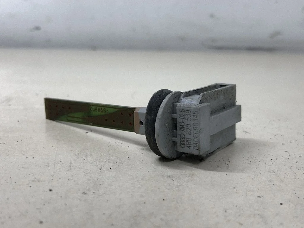 Salona temperatūras sensors 4B0820539
