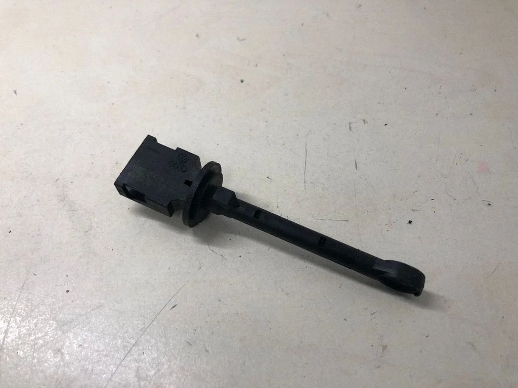 Interior temperature sensor 4F0820539A