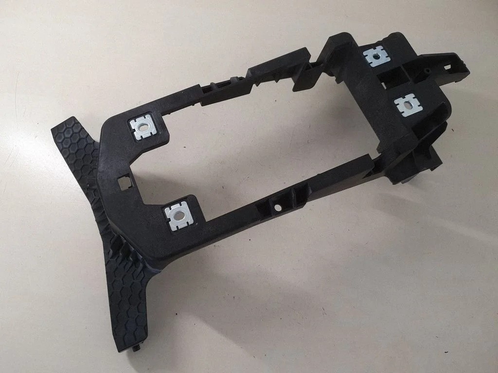 Kita centrinė konsolės (tunelio) detalė
