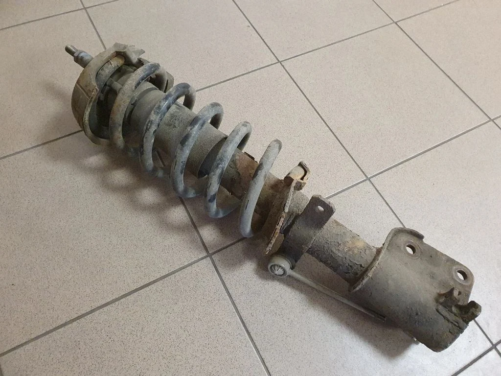 Front shock absorber with coil spring – Opel Vivaro (2001-2014)