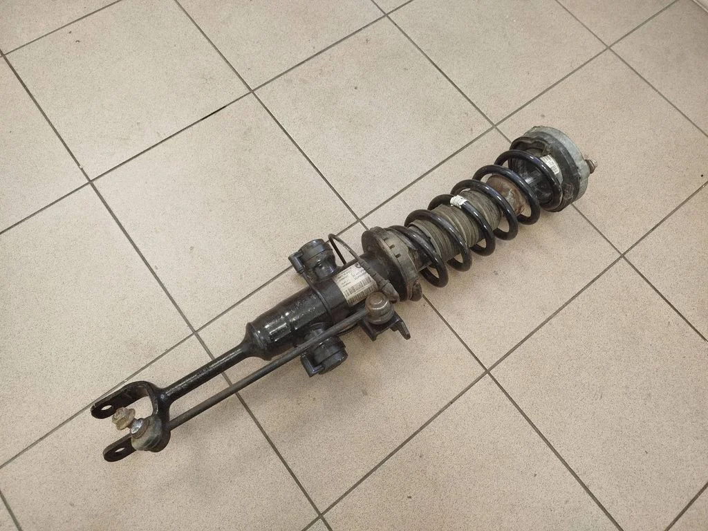 Front shock absorber with coil spring – BMW 7 Series F01 F02 F03 F04 (2008-2016)
