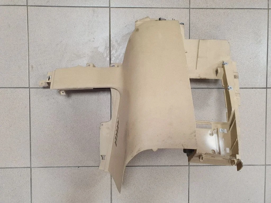 Panel trim 7H5858918A