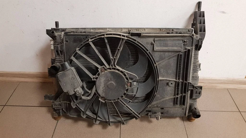 Radiaatorite komplekt DV618C607AB