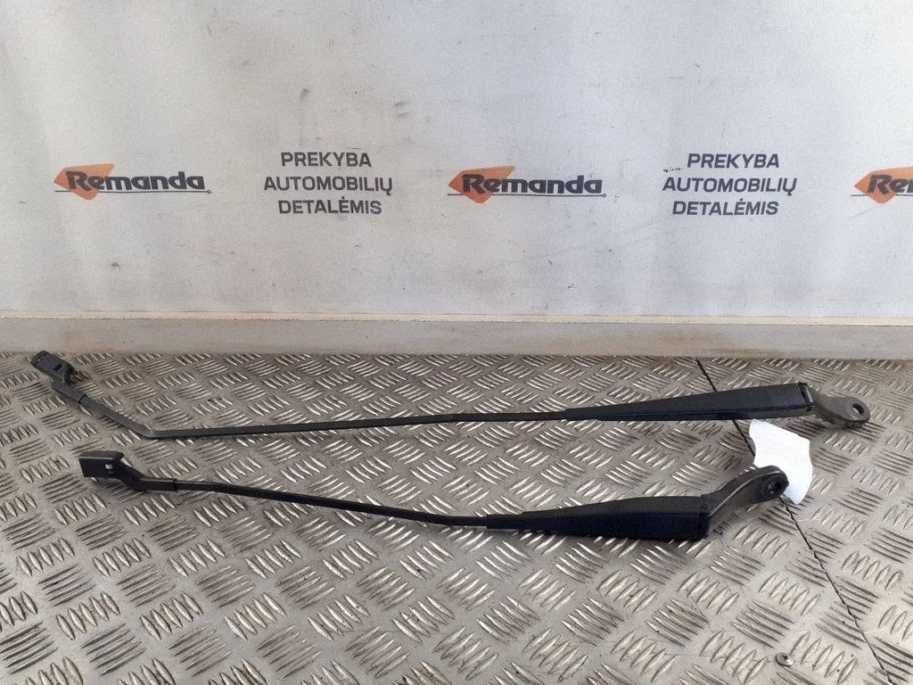Front wiper blade arm 288860987R