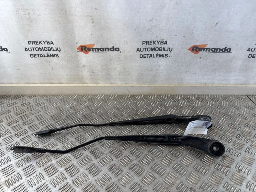 Esiklaasi kojameeste kang DT1117526AC – Ford Connect (2014-)