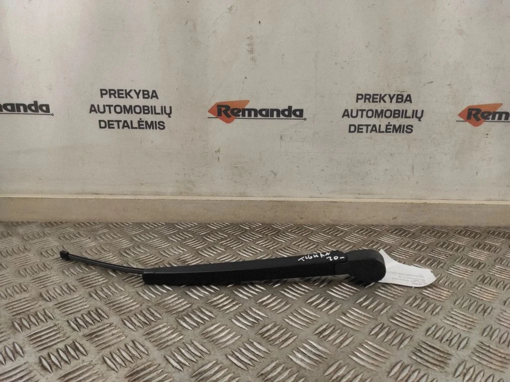 Aizmugurējā stikla tīrītāja svira 5K69554