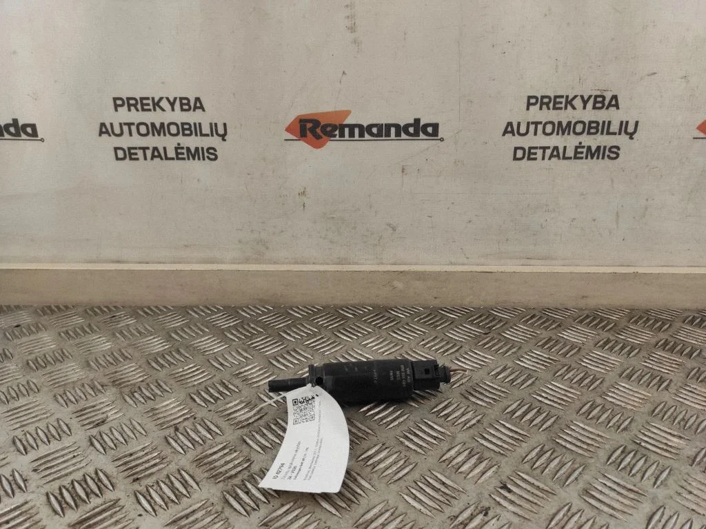 Lukturu apskalošanas šķidruma sūknis 6R0955681