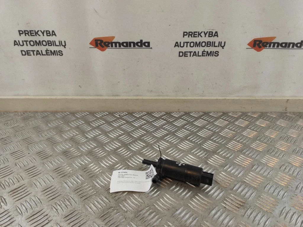 Lukturu apskalošanas šķidruma sūknis 3B7955681